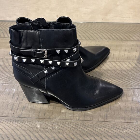 Steve Madden Ankle Boots size 9 Black Leather Studded Black Pointed Bootie - Picture 4 of 7